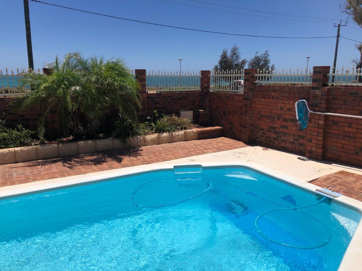 גרלדטון Beach House Opposite Ocean 4 Bed 2 Bathroom With Pool מראה חיצוני תמונה