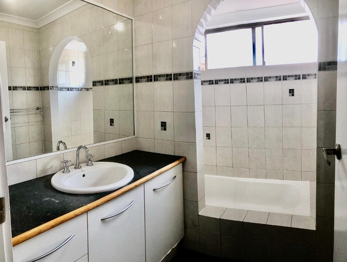גרלדטון Beach House Opposite Ocean 4 Bed 2 Bathroom With Pool מראה חיצוני תמונה