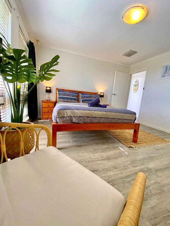 גרלדטון Beach House Opposite Ocean 4 Bed 2 Bathroom With Pool מראה חיצוני תמונה