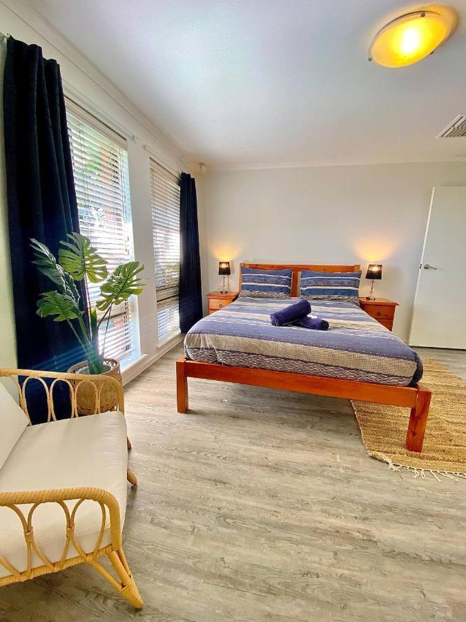 גרלדטון Beach House Opposite Ocean 4 Bed 2 Bathroom With Pool מראה חיצוני תמונה